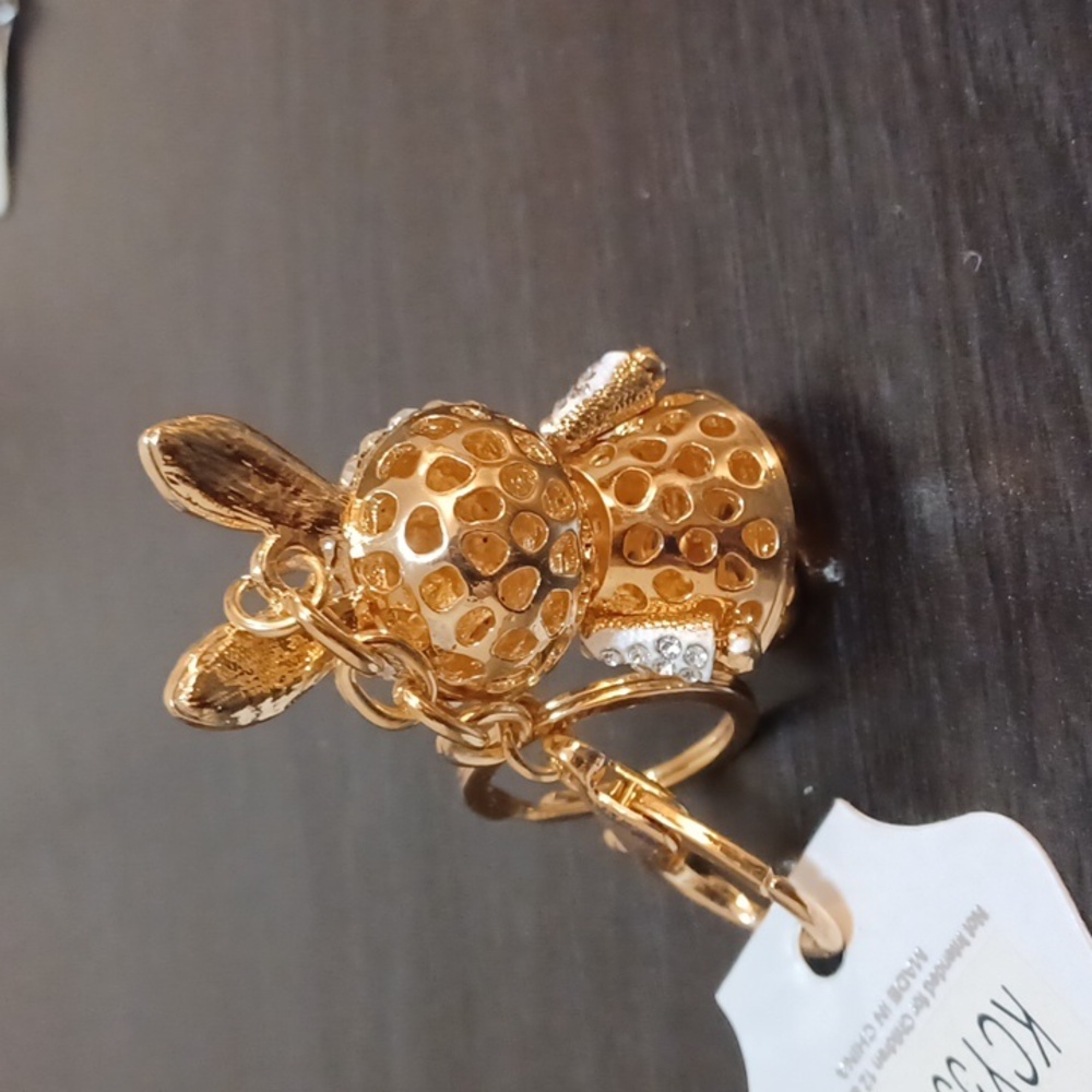 Adorable Crystal Bunny Keychain - Picture 4 of 4